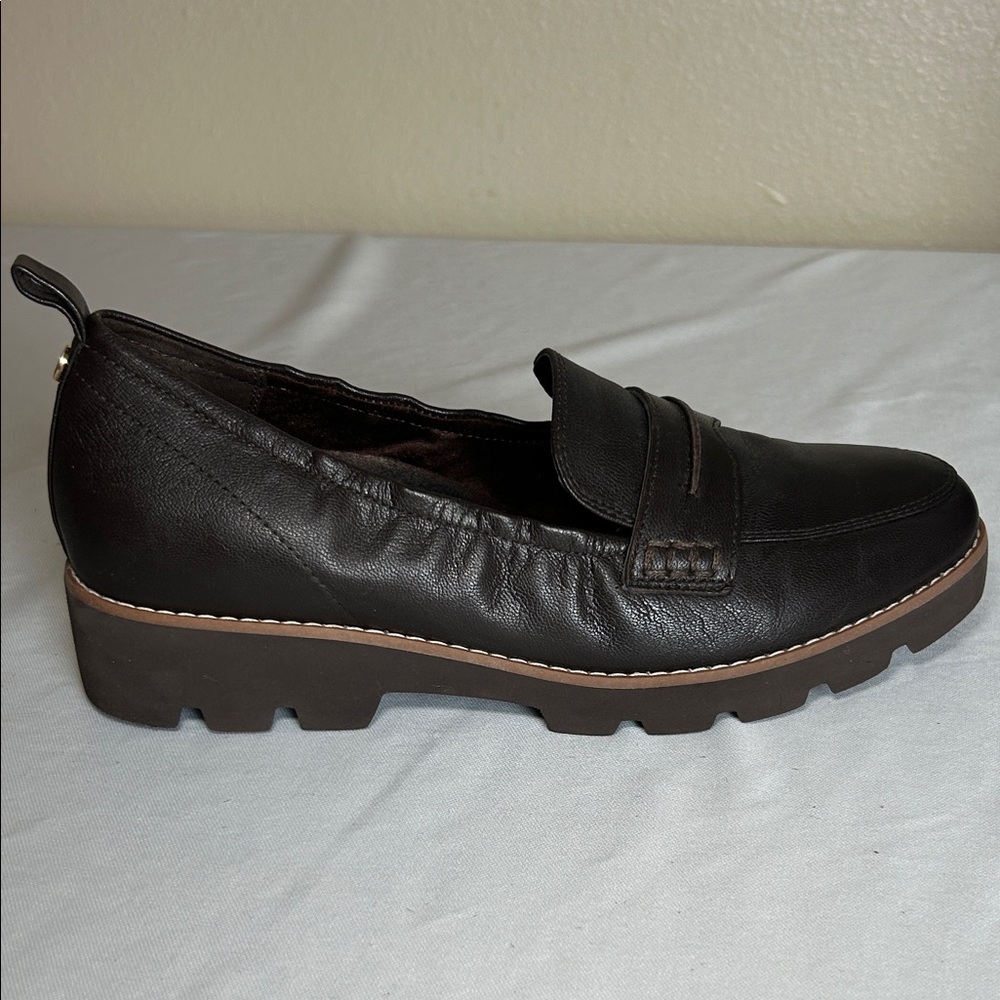 Like New Vionic Cynthia II Brown Leather  Slip On Loafers Size 7.5